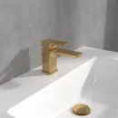 Смеситель для раковины с донным клапаном Villeroy & Boch Subway 3.0 TVW11200100076